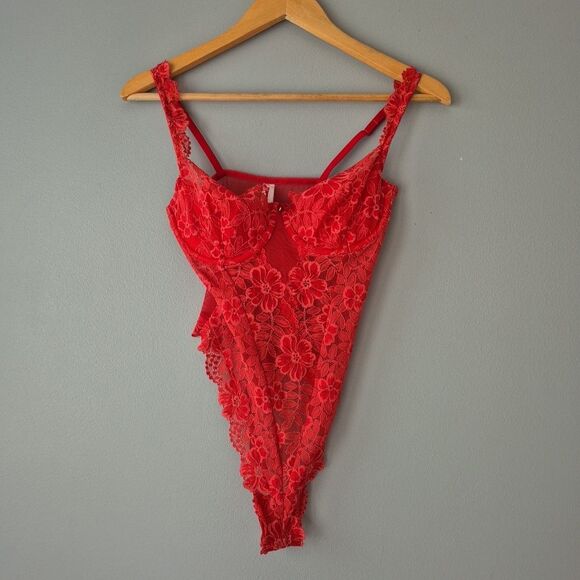 Victoria's Secret Vintage Y2K Red Floral Mesh Lace Thong Bodysuit Womens 36C - Picture 1 of 13